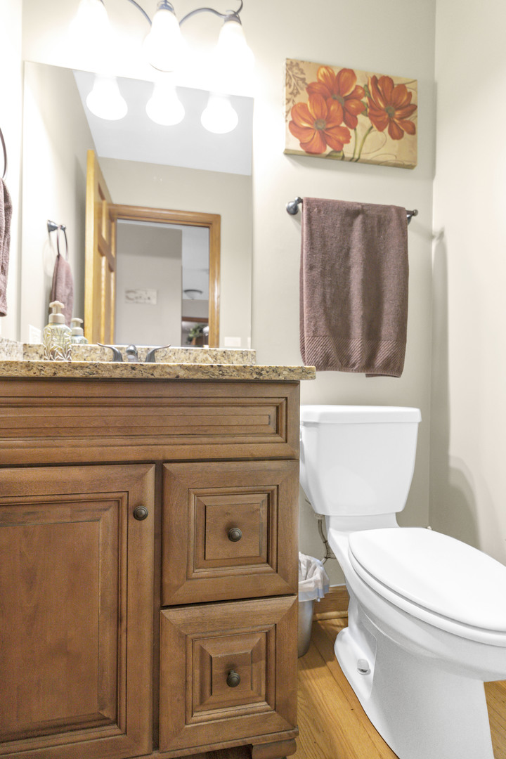 560 Valleyview Drive, Bartlett, IL 60103