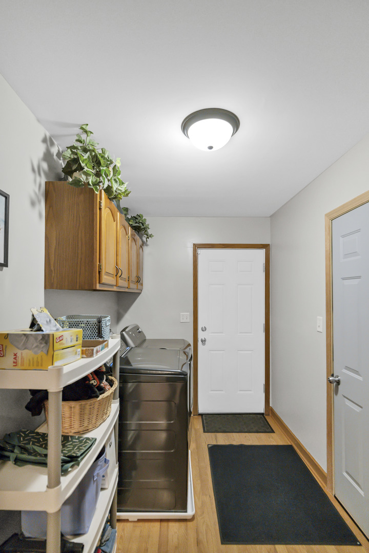 560 Valleyview Drive, Bartlett, IL 60103