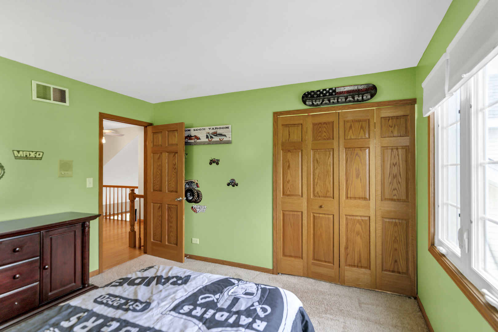 560 Valleyview Drive, Bartlett, IL 60103