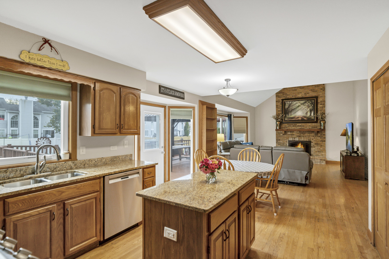 560 Valleyview Drive, Bartlett, IL 60103