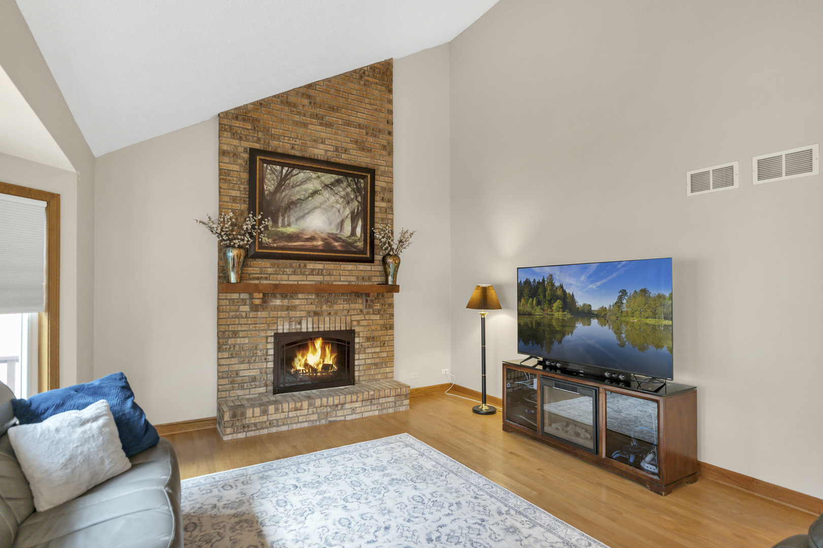 560 Valleyview Drive, Bartlett, IL 60103