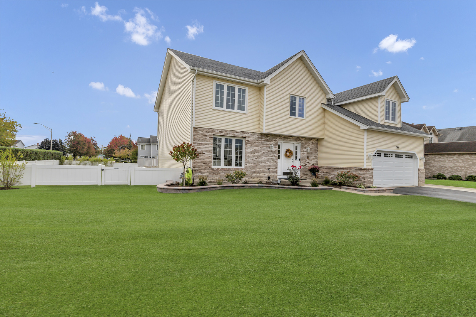560 Valleyview Drive, Bartlett, IL 60103