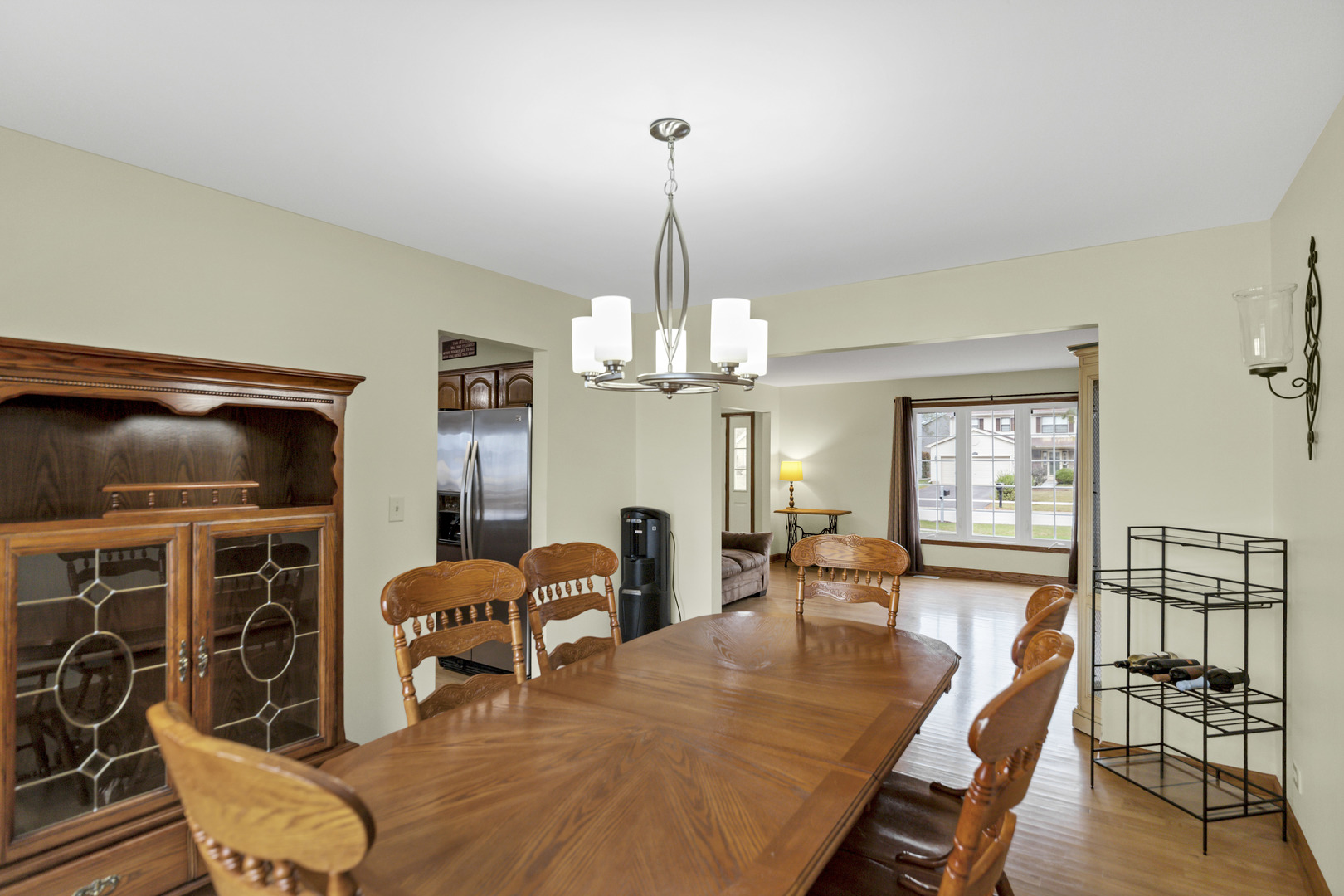 560 Valleyview Drive, Bartlett, IL 60103