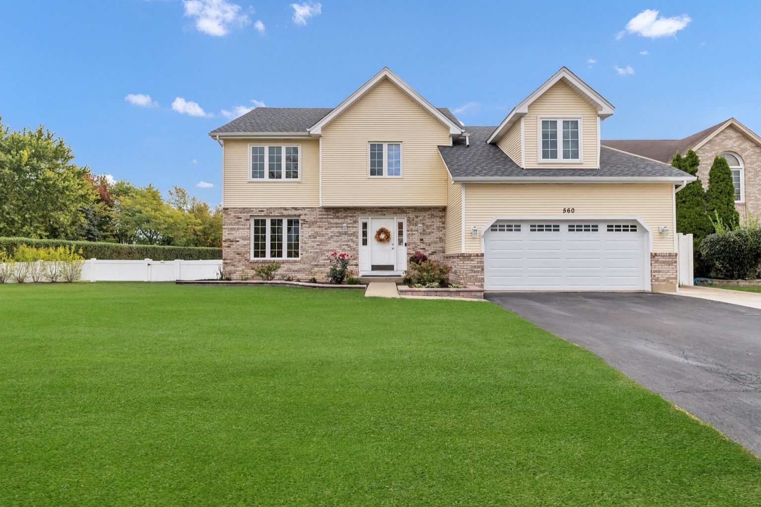 560 Valleyview Drive, Bartlett, IL 60103