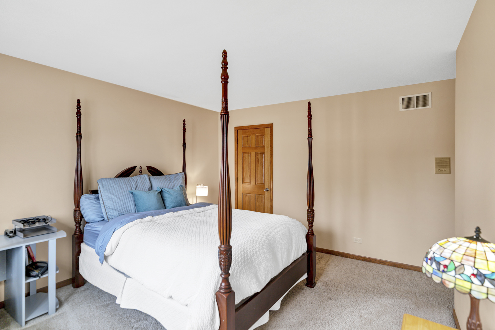 560 Valleyview Drive, Bartlett, IL 60103