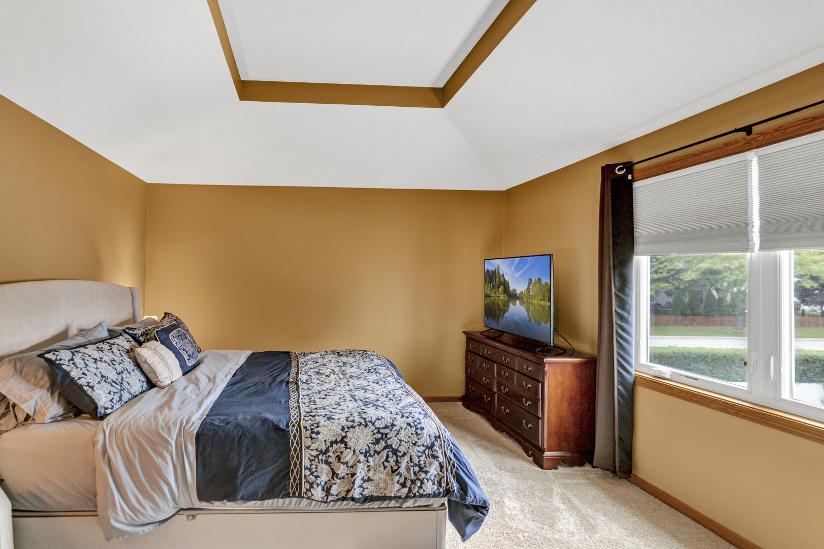 560 Valleyview Drive, Bartlett, IL 60103