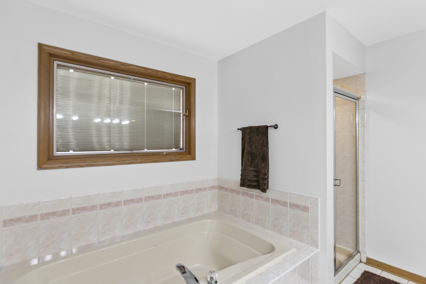 560 Valleyview Drive, Bartlett, IL 60103