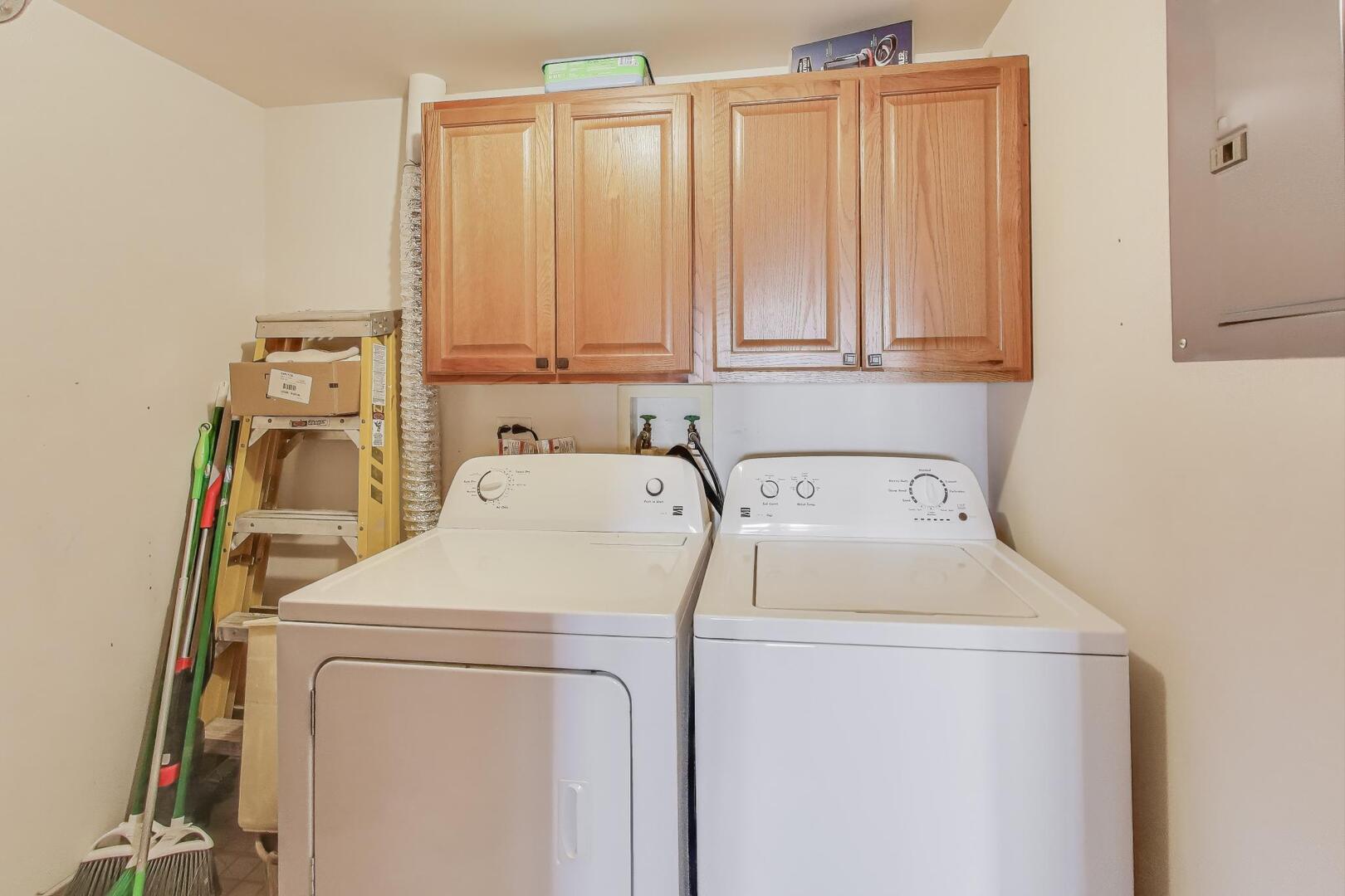 2260 S Grace Street #402, Lombard, IL 60148