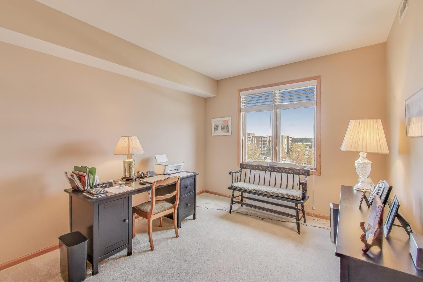 2260 S Grace Street #402, Lombard, IL 60148