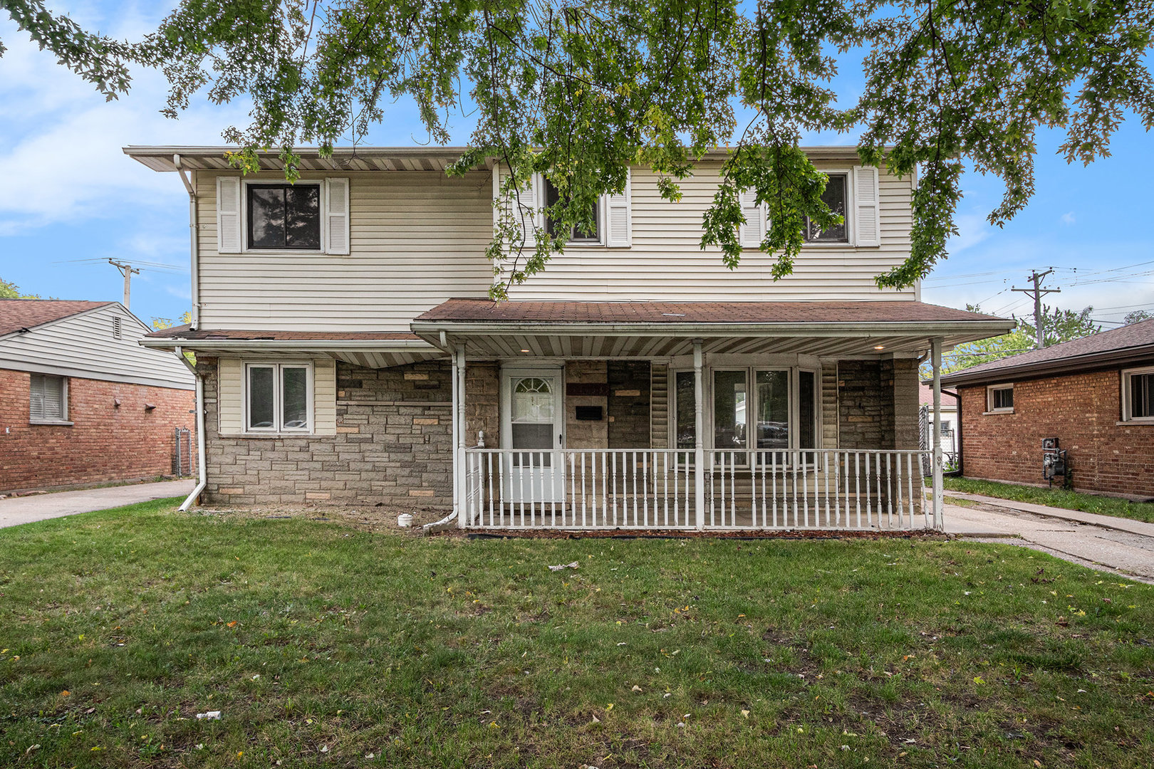 17153 Burnham Avenue, Lansing, IL 60438