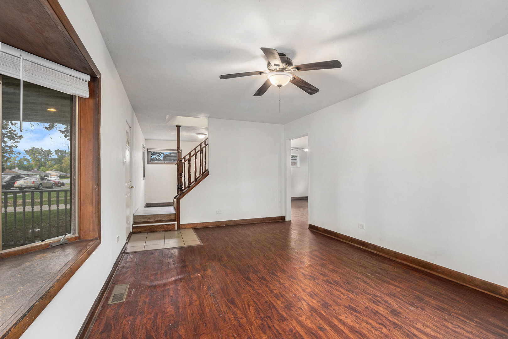 17153 Burnham Avenue, Lansing, IL 60438