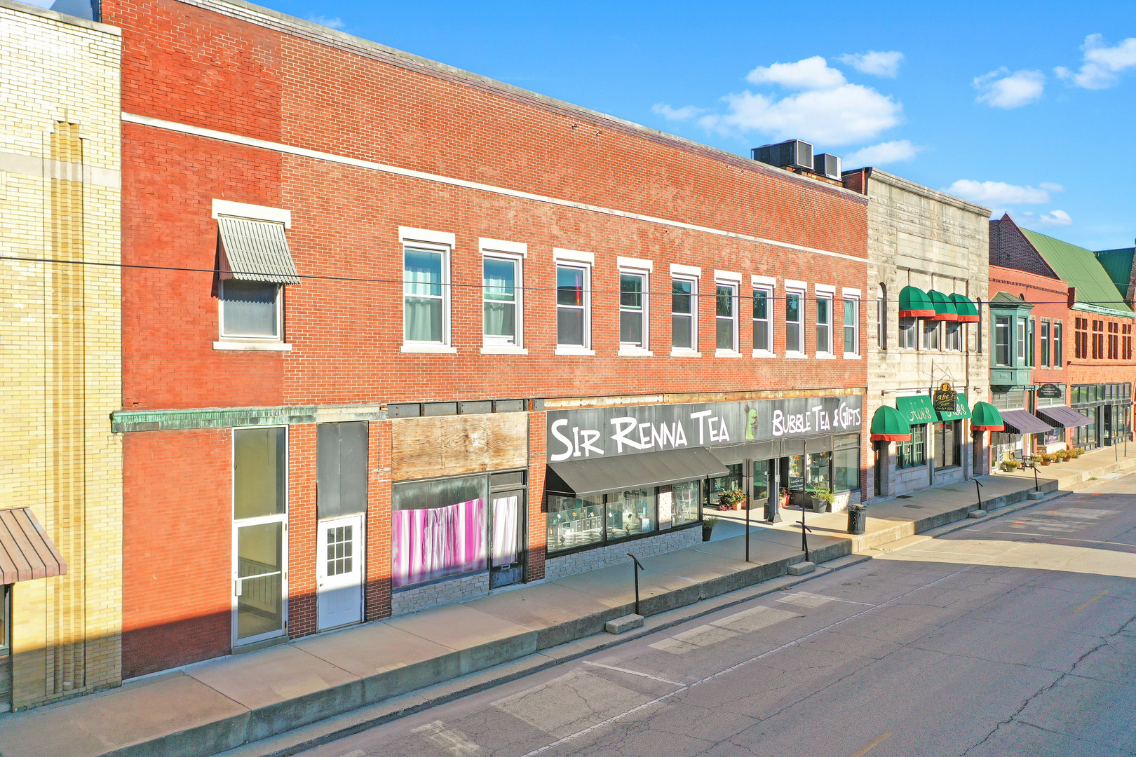 113 N Kickapoo Street, Lincoln, IL 62656