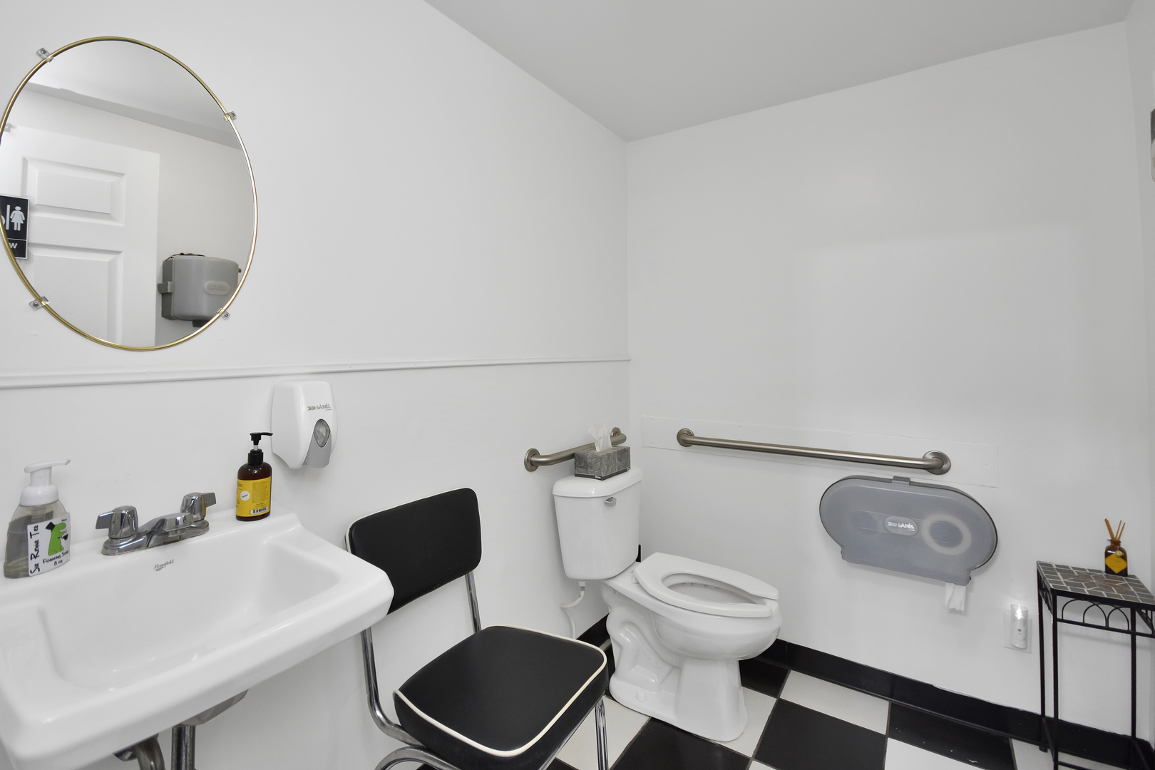 113 N Kickapoo Street, Lincoln, IL 62656