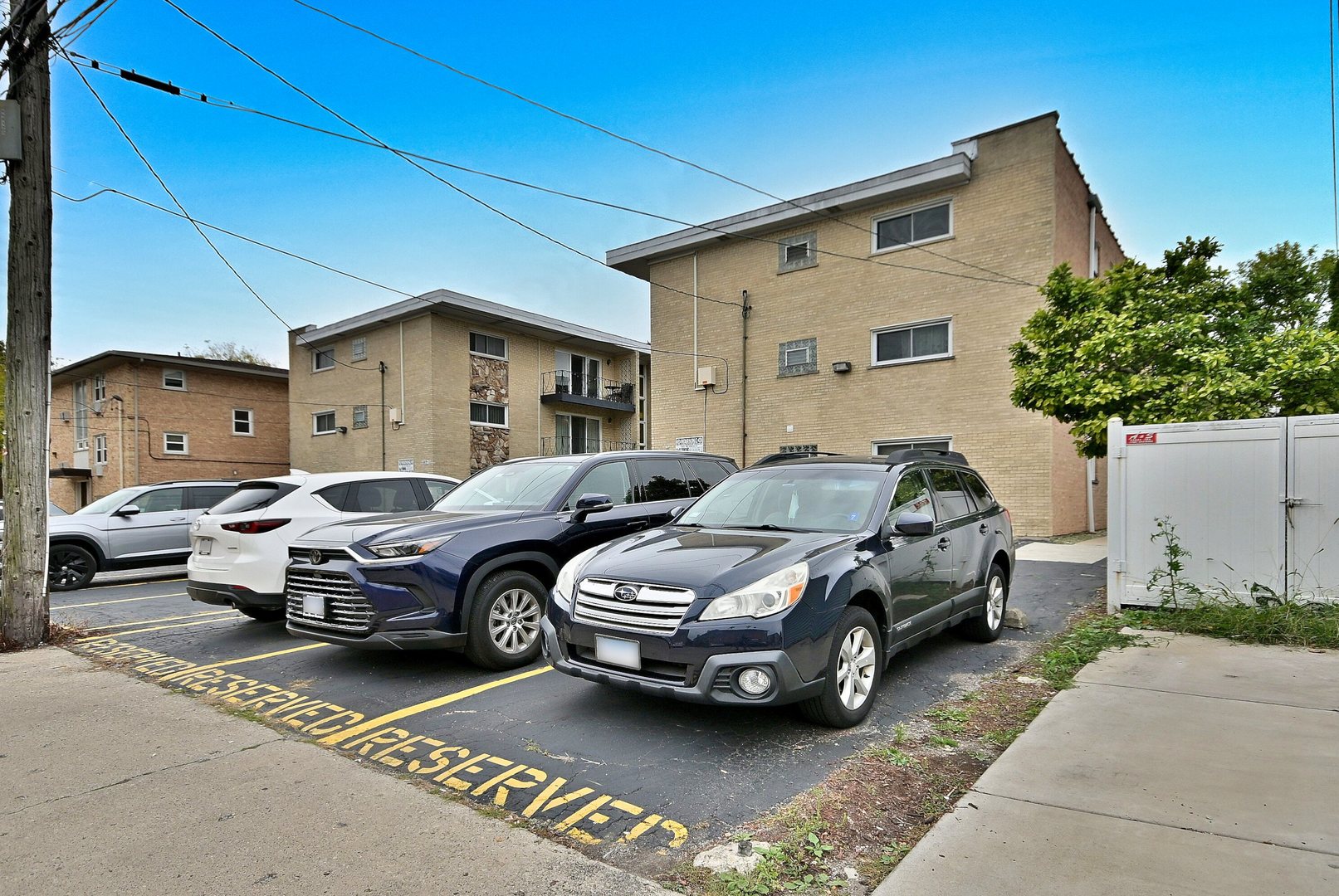 6815 N Olmsted Avenue #203, Chicago, IL 60631