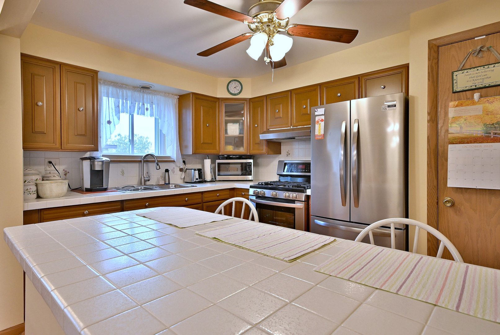 6815 N Olmsted Avenue #203, Chicago, IL 60631