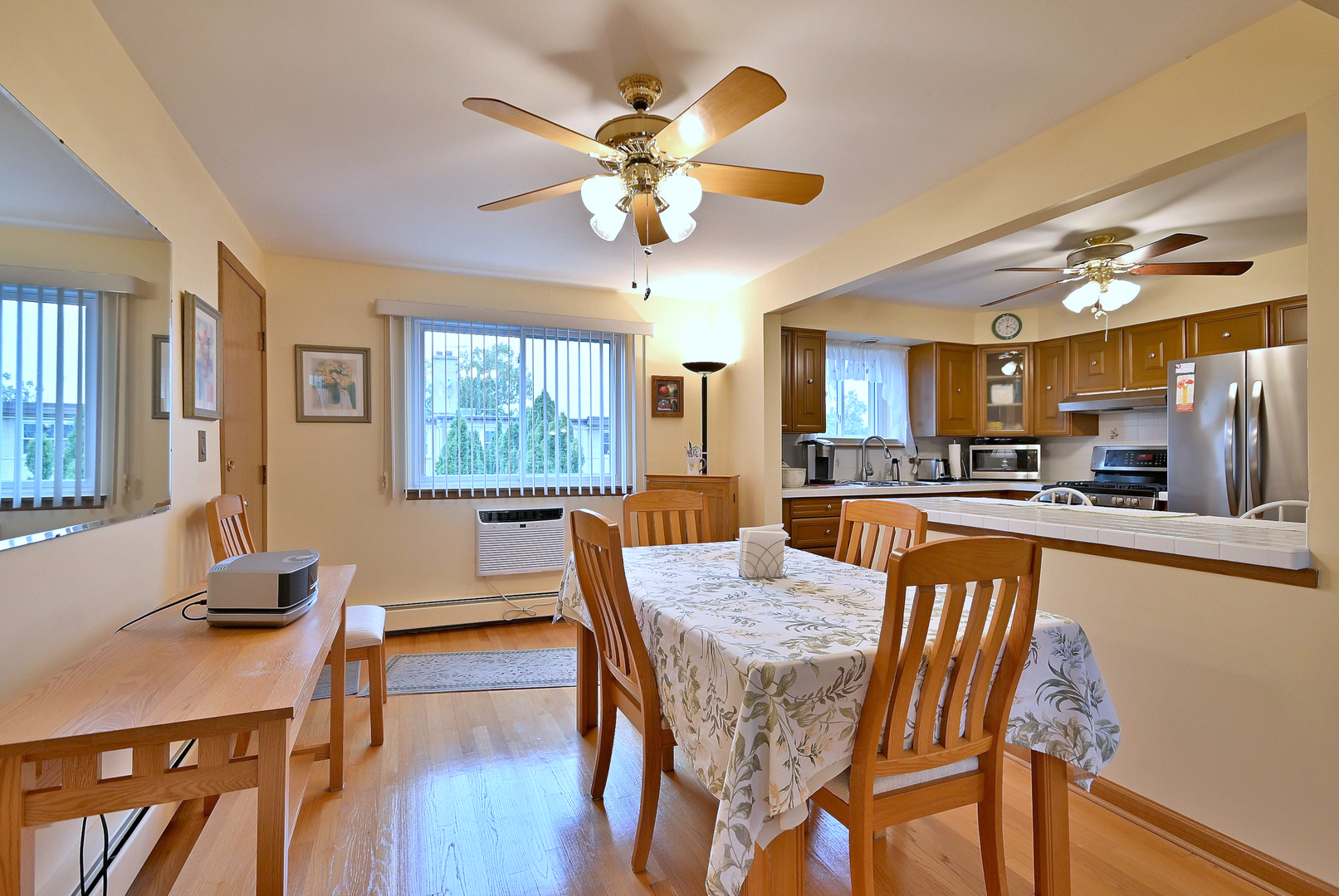 6815 N Olmsted Avenue #203, Chicago, IL 60631