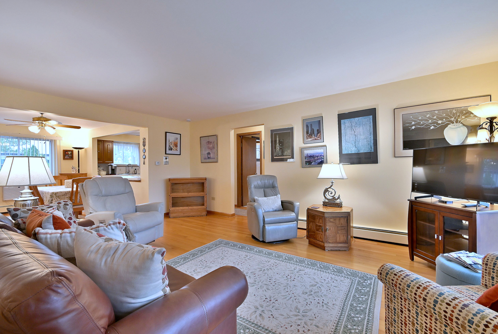 6815 N Olmsted Avenue #203, Chicago, IL 60631