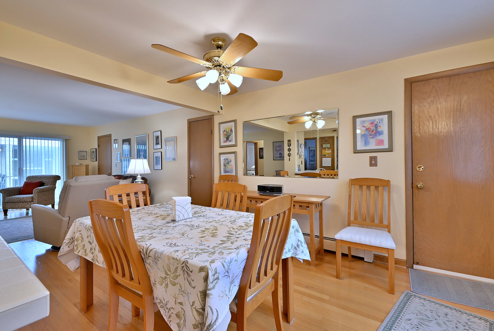 6815 N Olmsted Avenue #203, Chicago, IL 60631