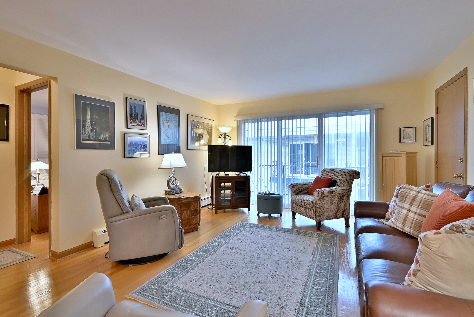 6815 N Olmsted Avenue #203, Chicago, IL 60631