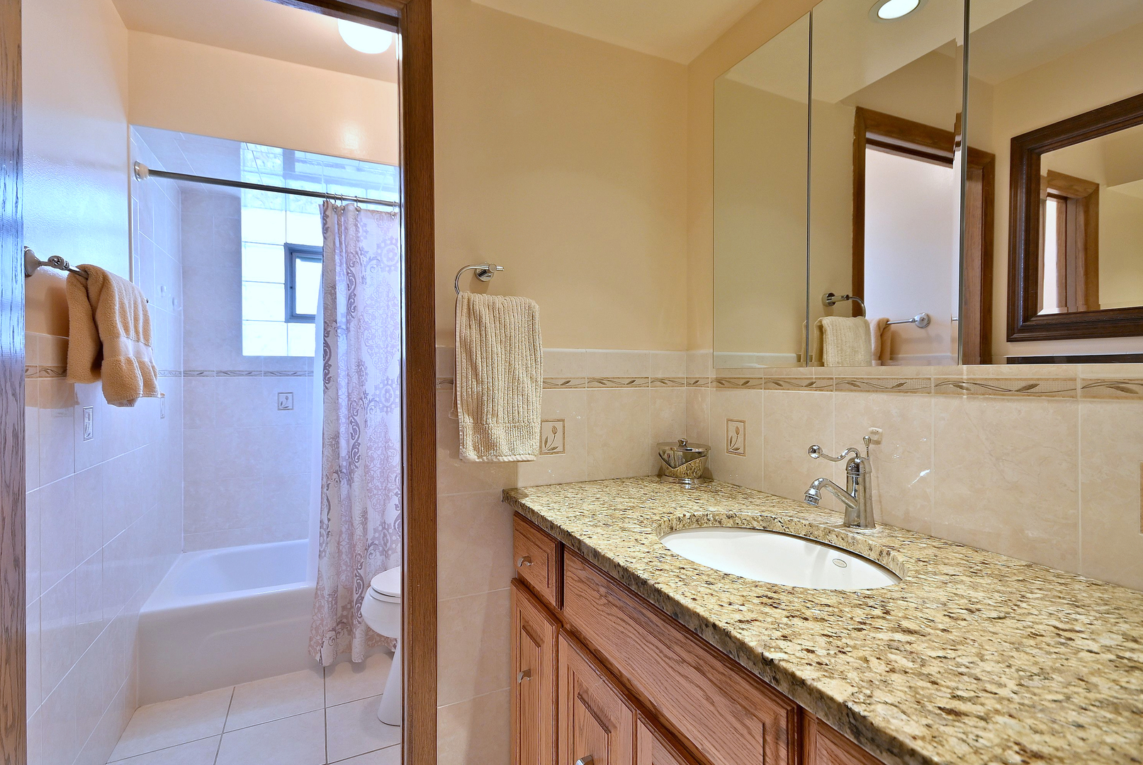 6815 N Olmsted Avenue #203, Chicago, IL 60631