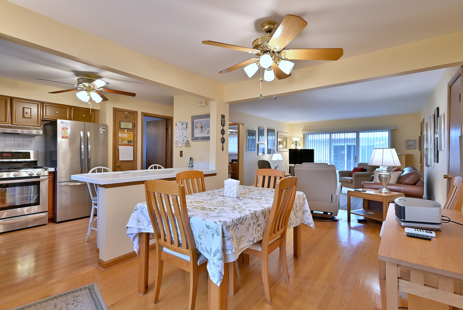 6815 N Olmsted Avenue #203, Chicago, IL 60631