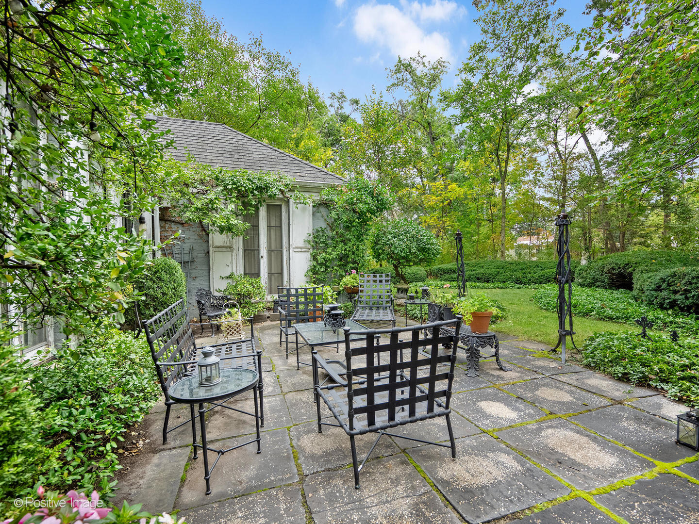 704 Bittersweet Lane, Hinsdale, IL 60521