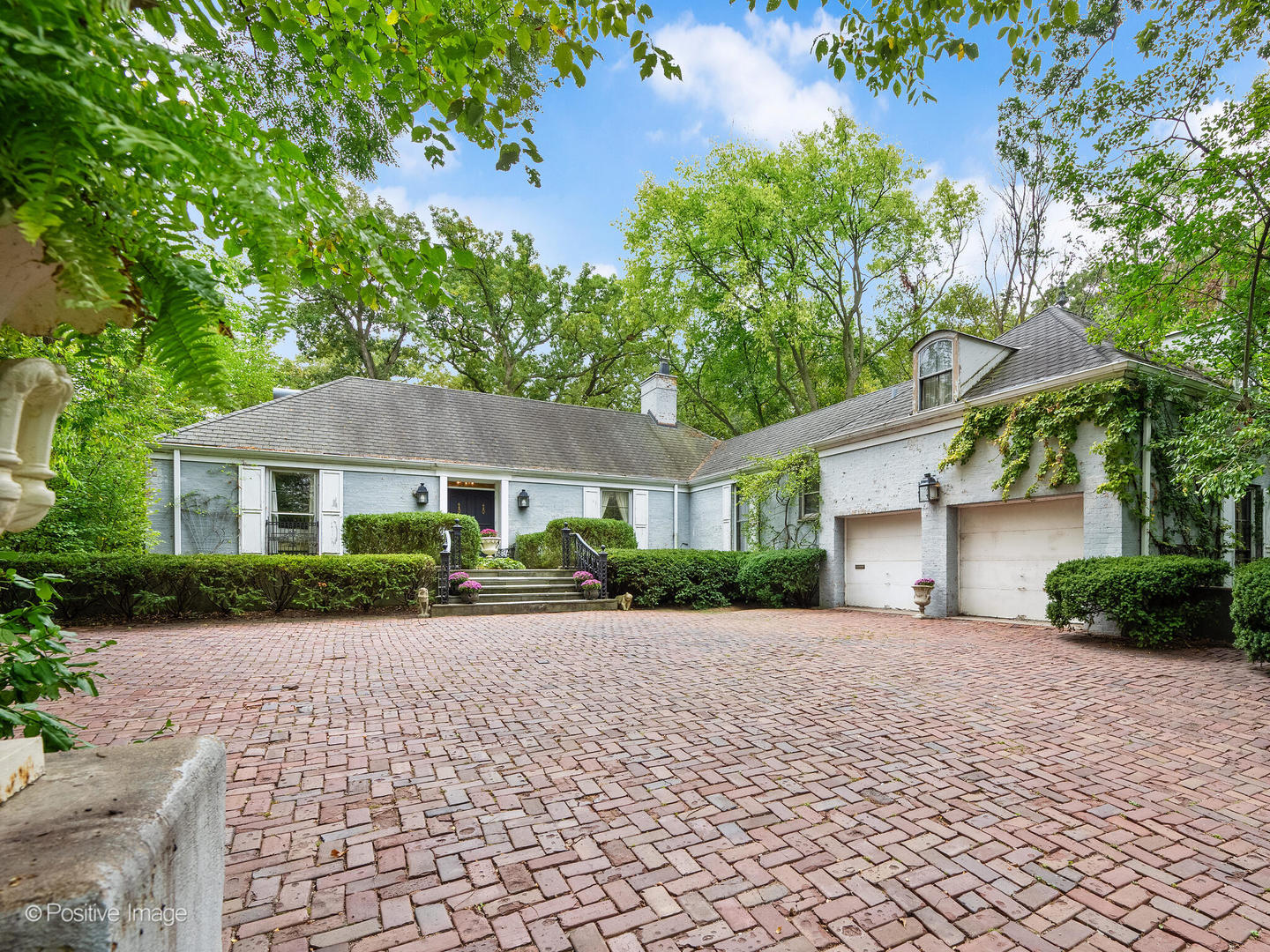 704 Bittersweet Lane, Hinsdale, IL 60521