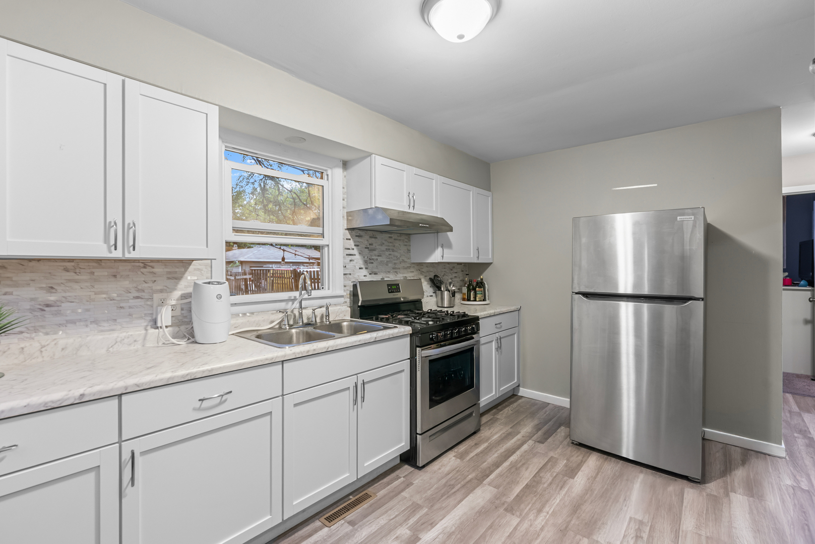 1143 Ridgeway Avenue, Aurora, IL 60506