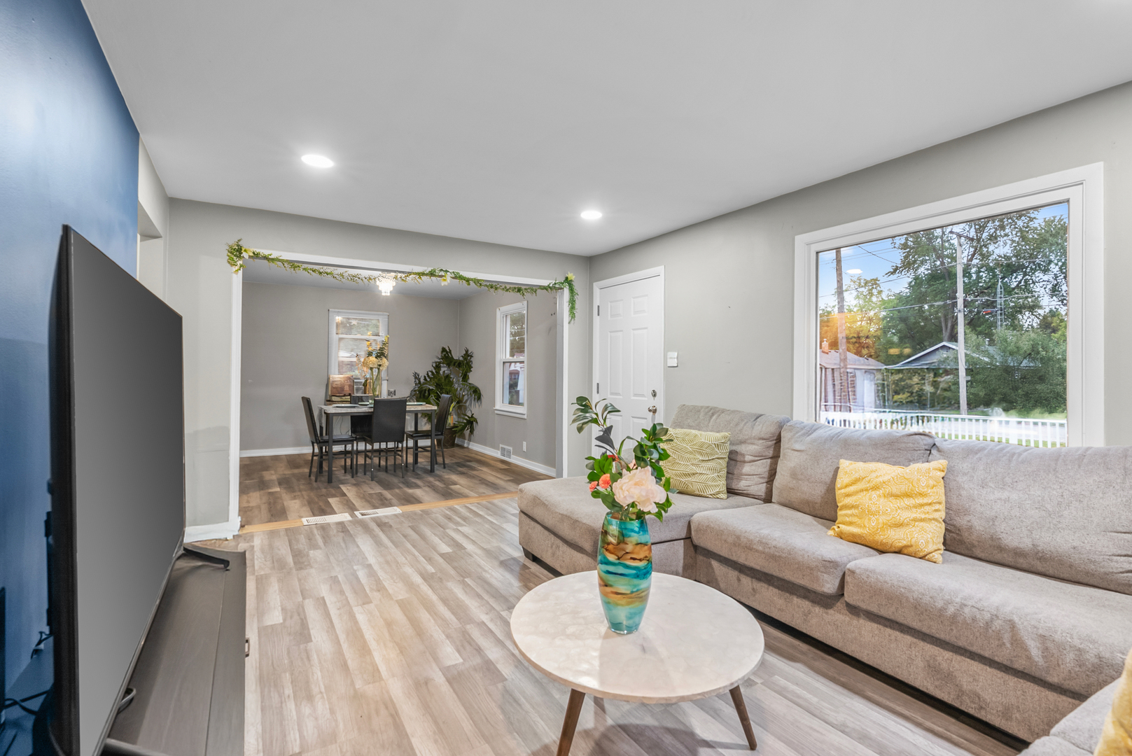 1143 Ridgeway Avenue, Aurora, IL 60506