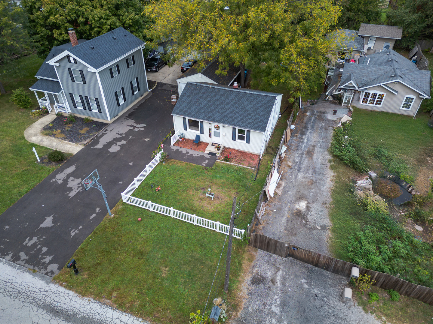 1143 Ridgeway Avenue, Aurora, IL 60506