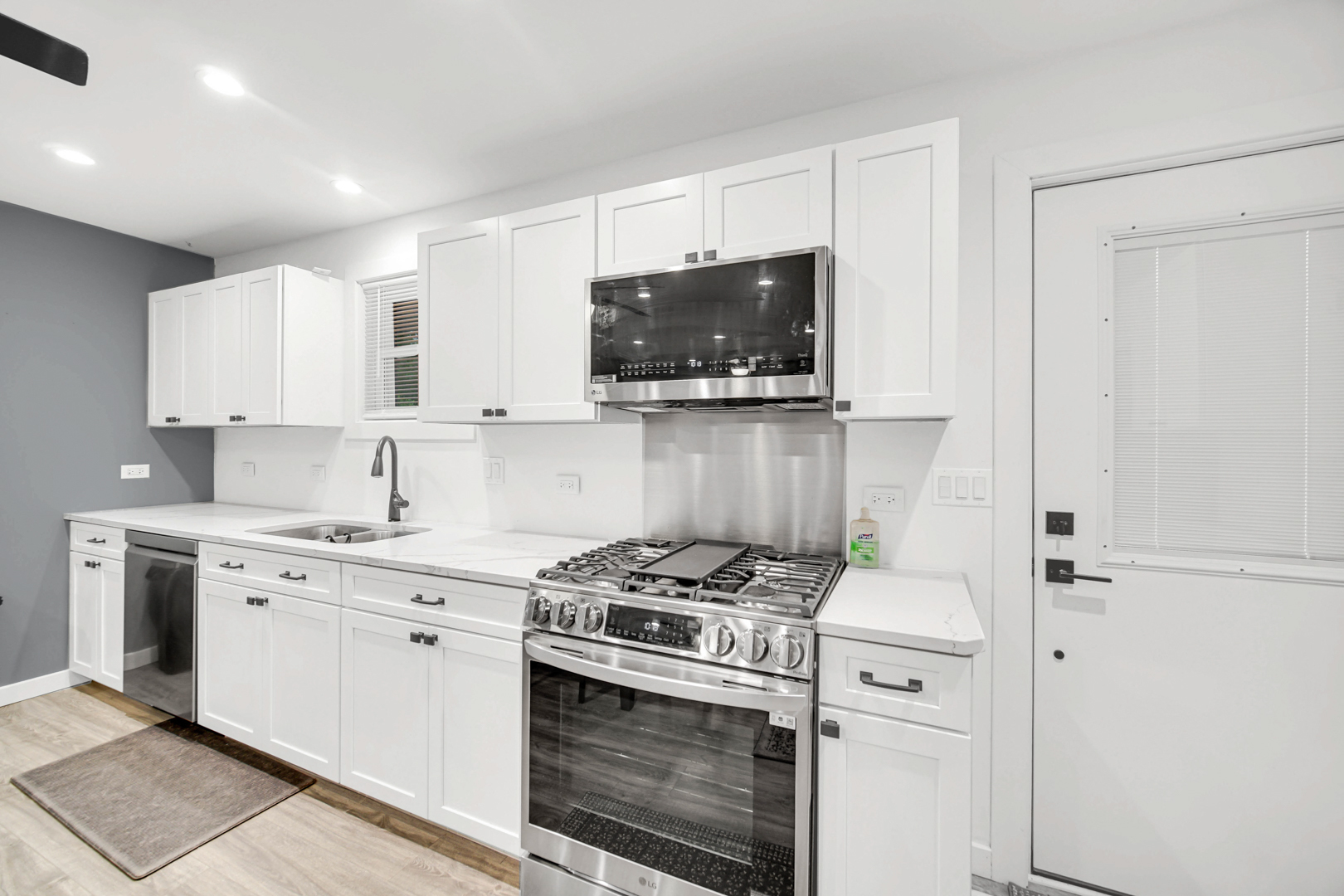 157 Austin Avenue, Carpentersville, IL 60110