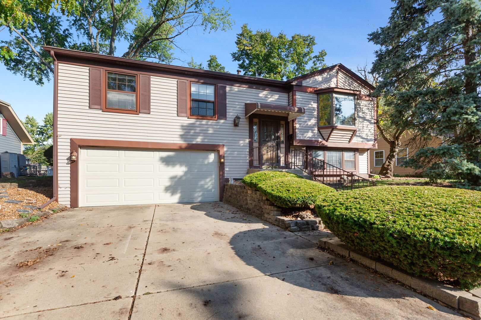 47 Old Post Road, Montgomery, IL 60538