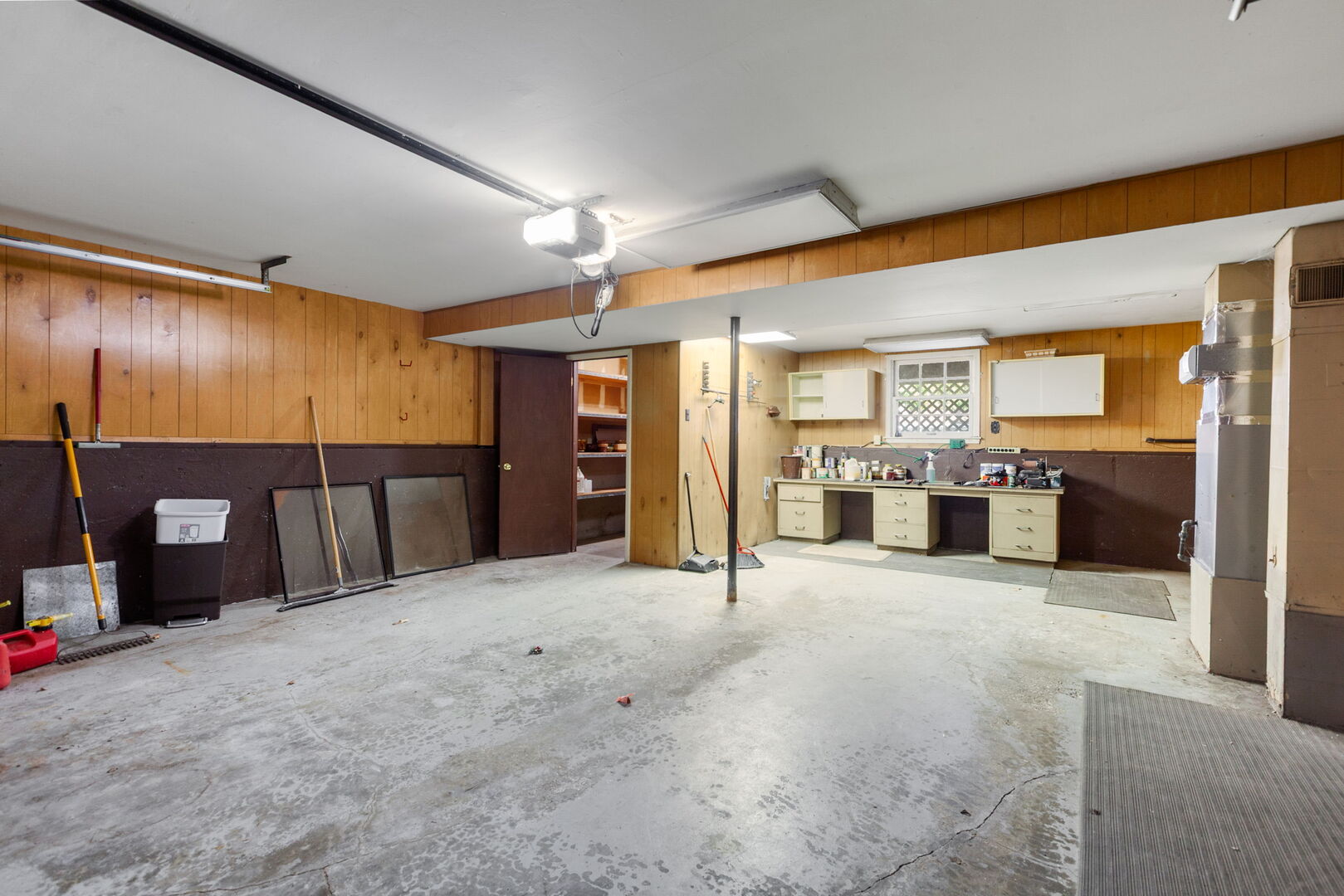 47 Old Post Road, Montgomery, IL 60538