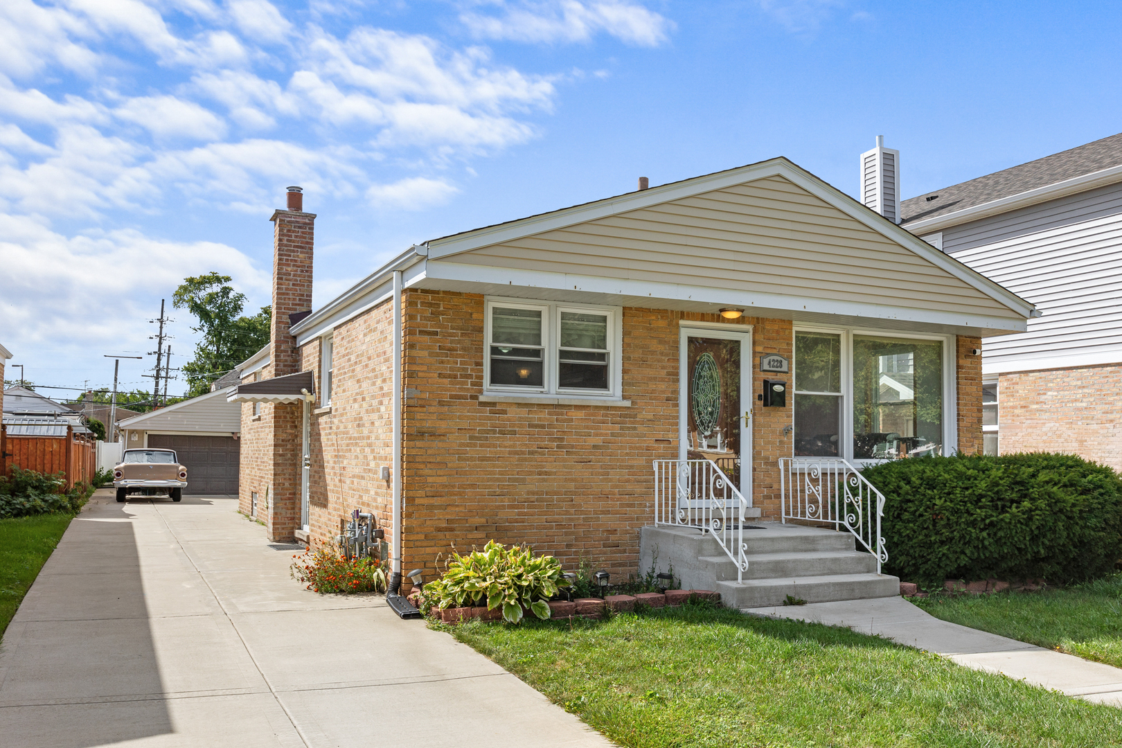 4228 Atlantic Avenue, Schiller Park, IL 60176