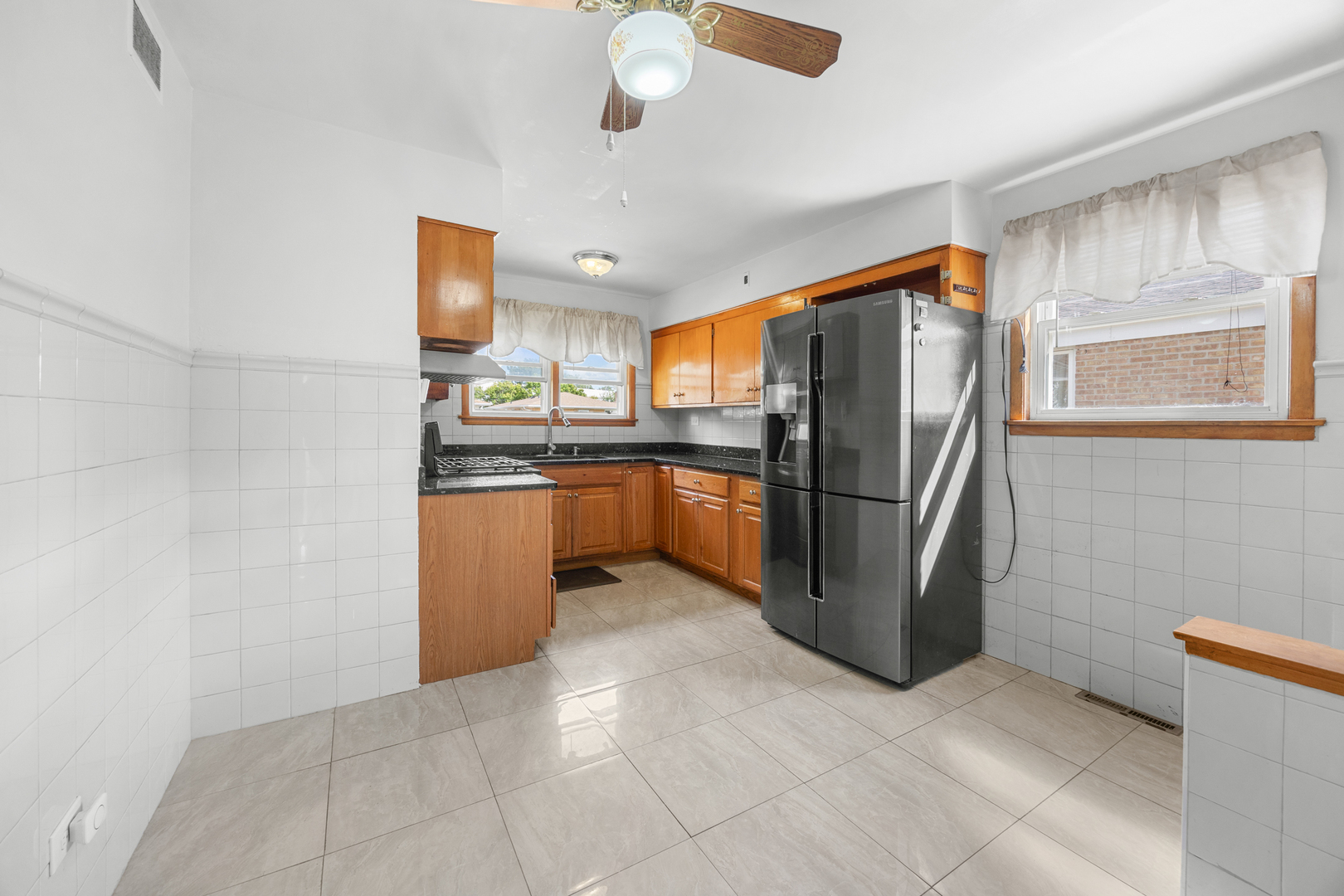 4228 Atlantic Avenue, Schiller Park, IL 60176