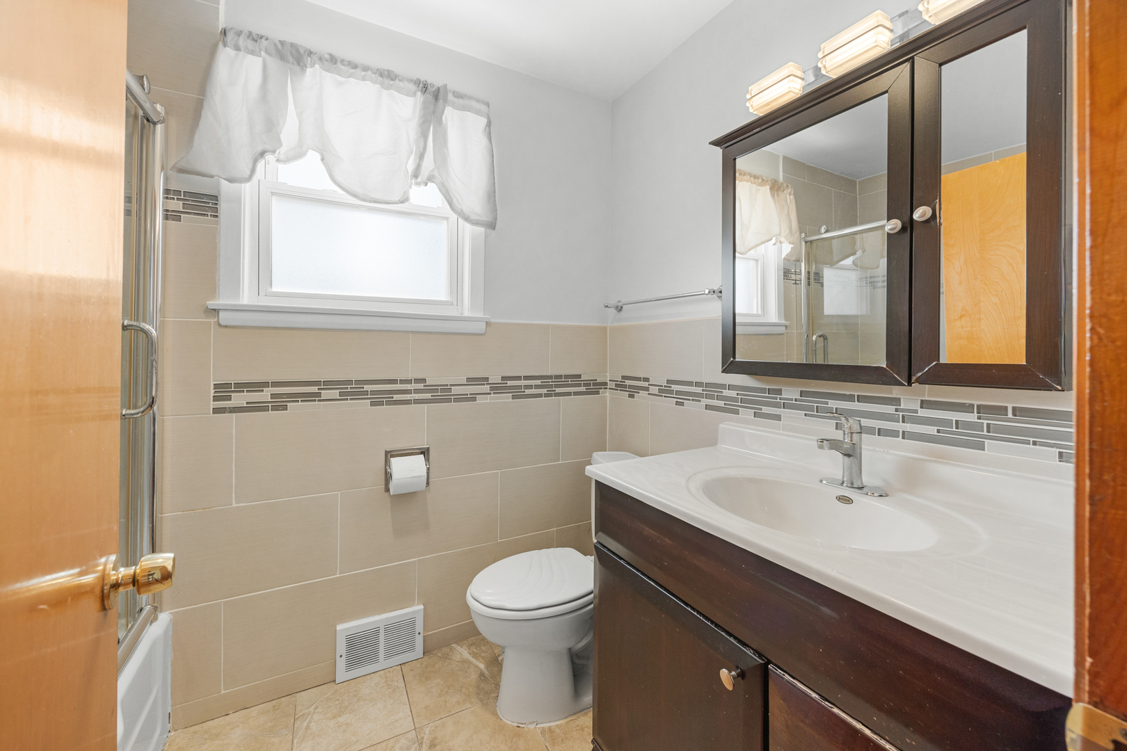 4228 Atlantic Avenue, Schiller Park, IL 60176