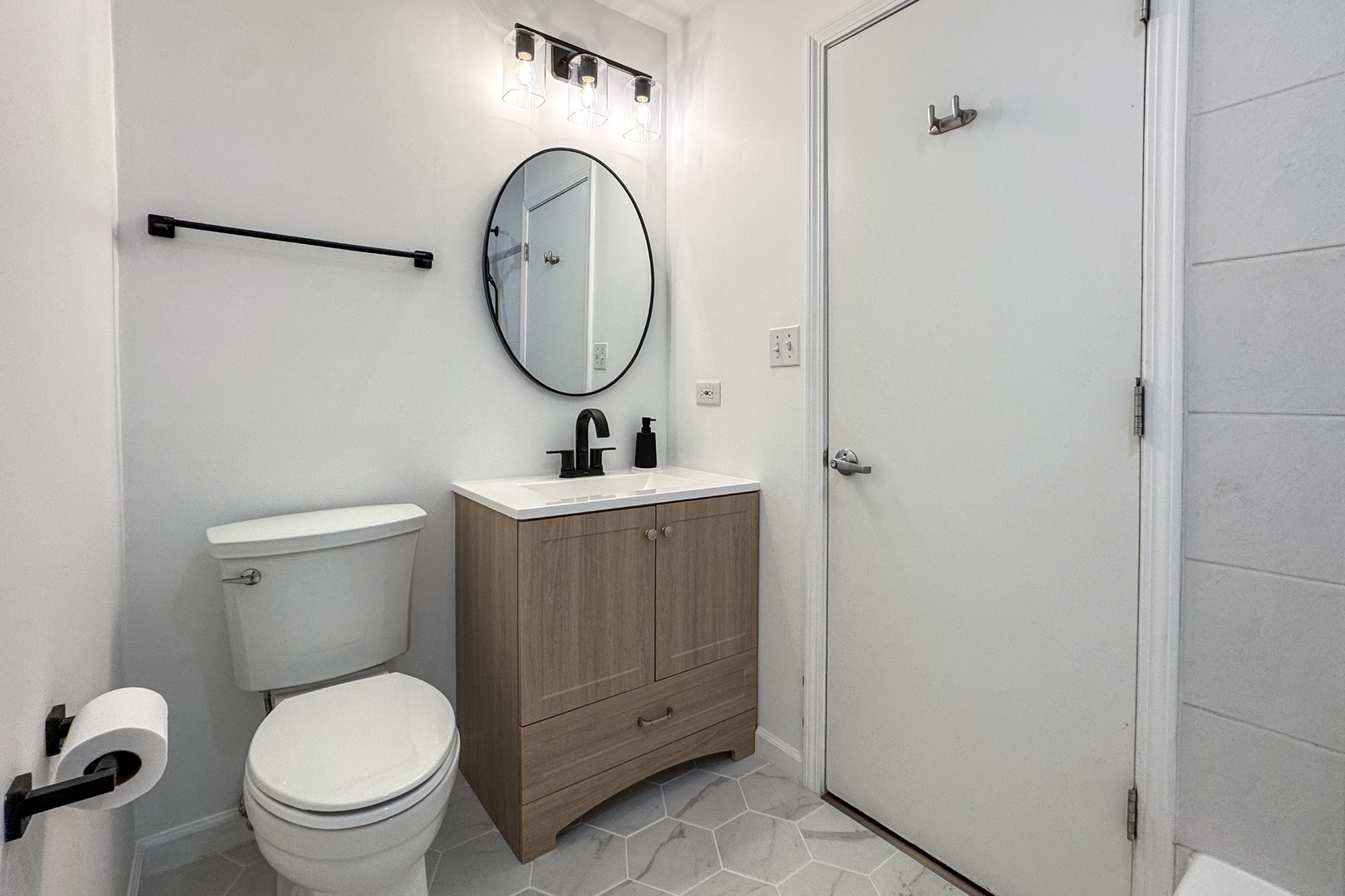 2106 W Erie Street #1E, Chicago, IL 60612