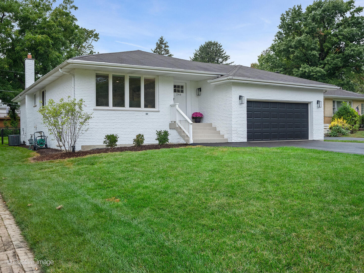 246 N Jackson Road, Clarendon Hills, IL 60514