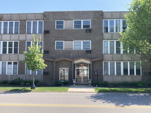 1301 W Touhy Avenue #315, Park Ridge, IL 60068