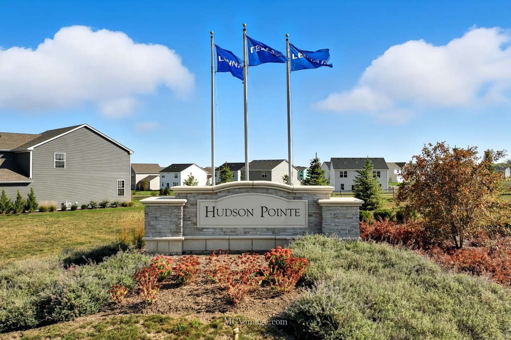 320 Ellis Street, Oswego, IL 60543