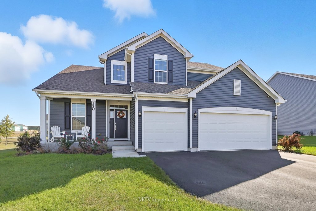 320 Ellis Street, Oswego, IL 60543