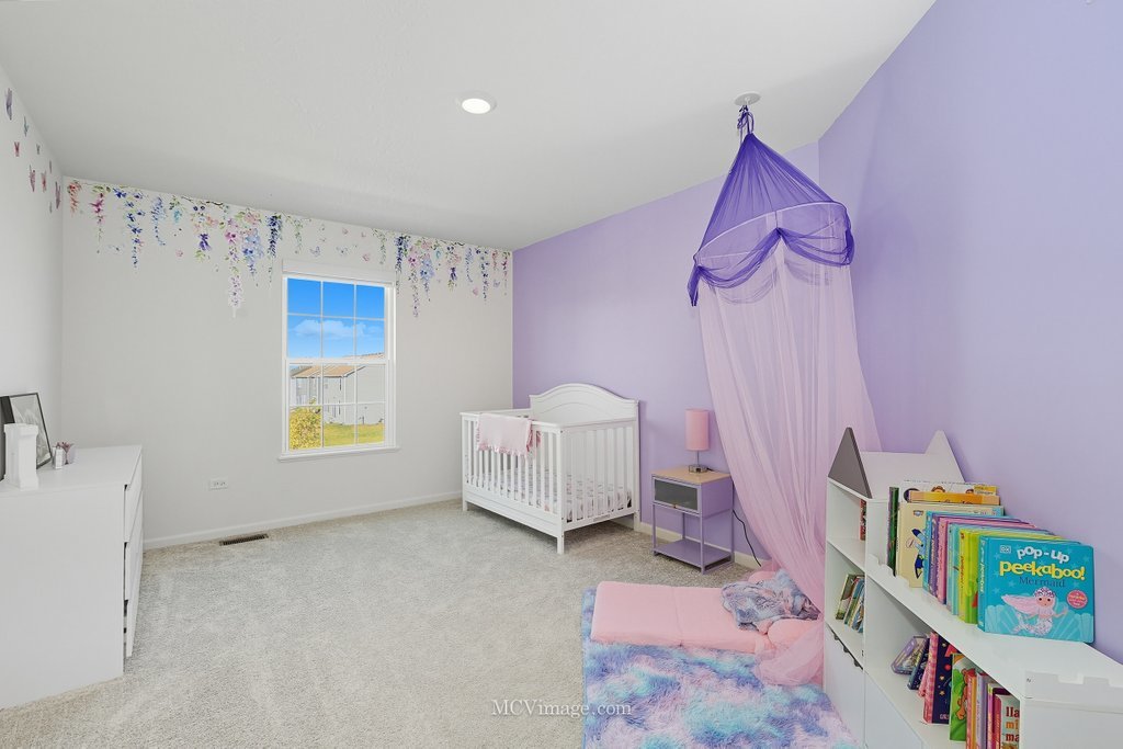 320 Ellis Street, Oswego, IL 60543