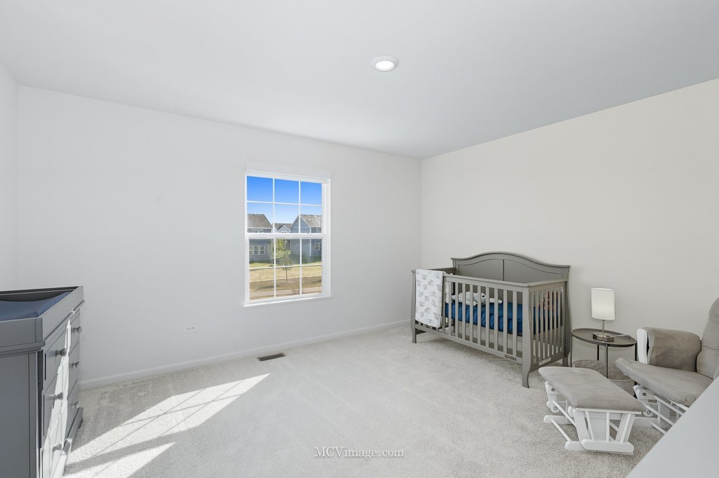 320 Ellis Street, Oswego, IL 60543