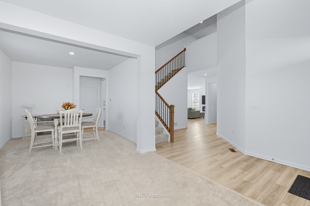 320 Ellis Street, Oswego, IL 60543