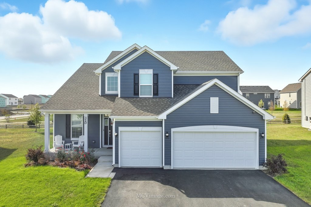 320 Ellis Street, Oswego, IL 60543