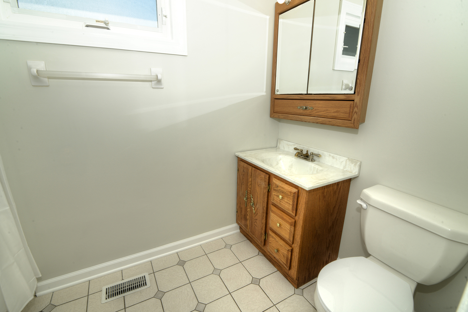 7837 Huntington Circle, Hanover Park, IL 60133