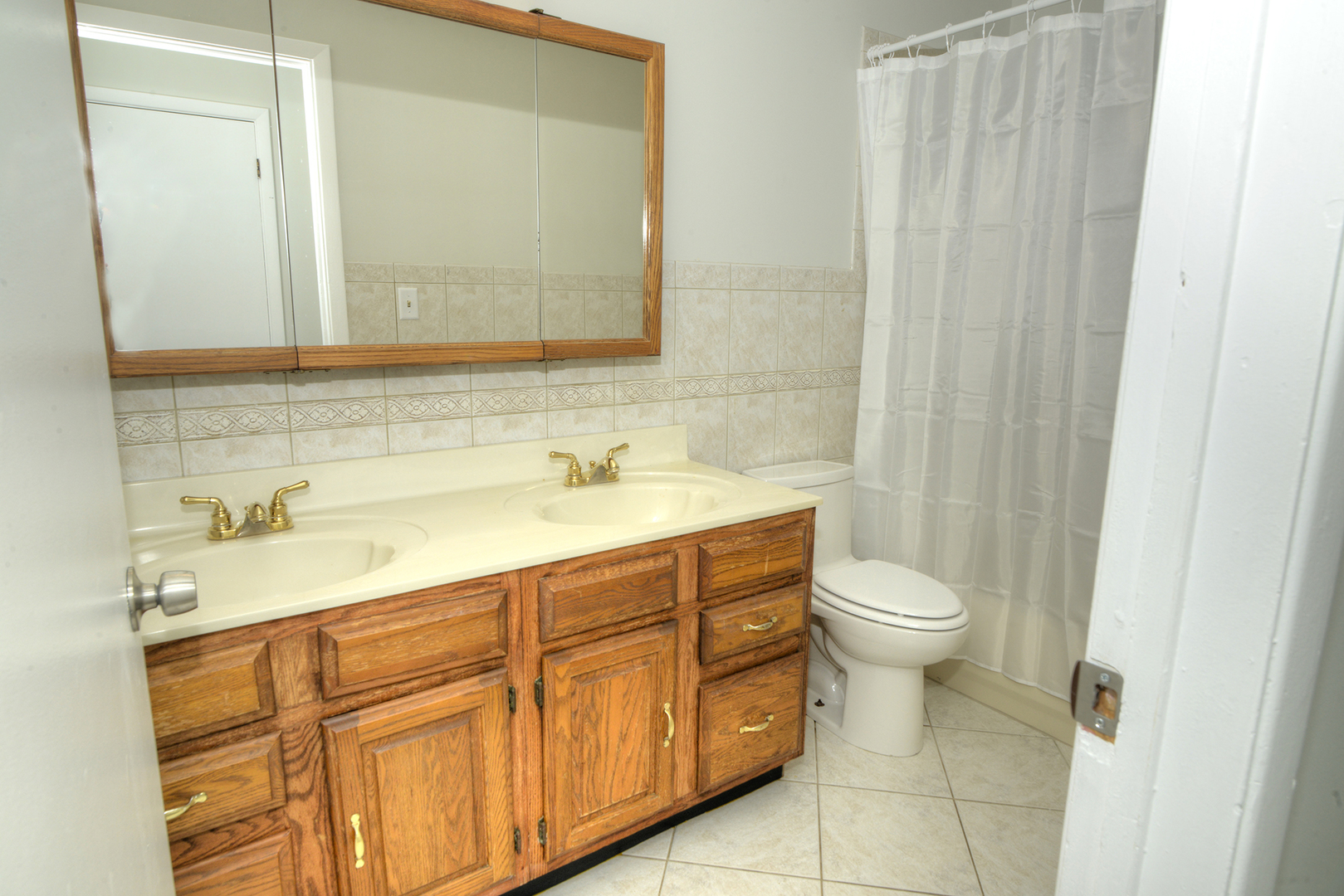 7837 Huntington Circle, Hanover Park, IL 60133