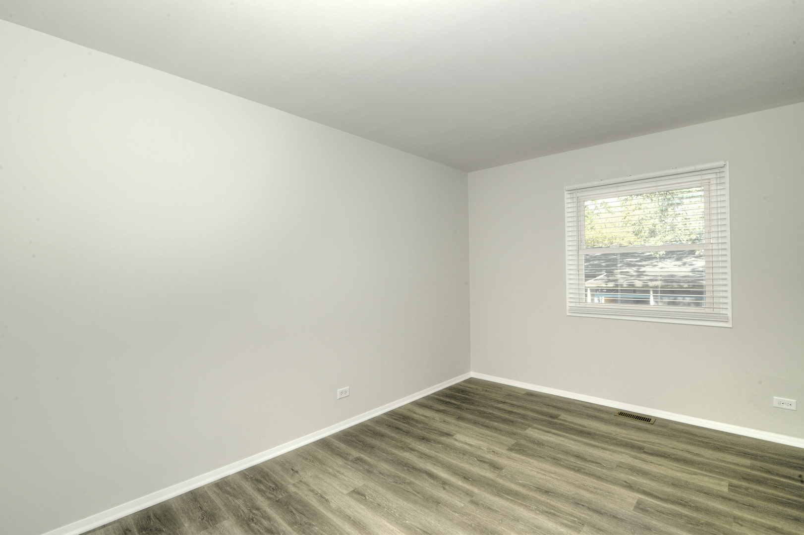 7837 Huntington Circle, Hanover Park, IL 60133