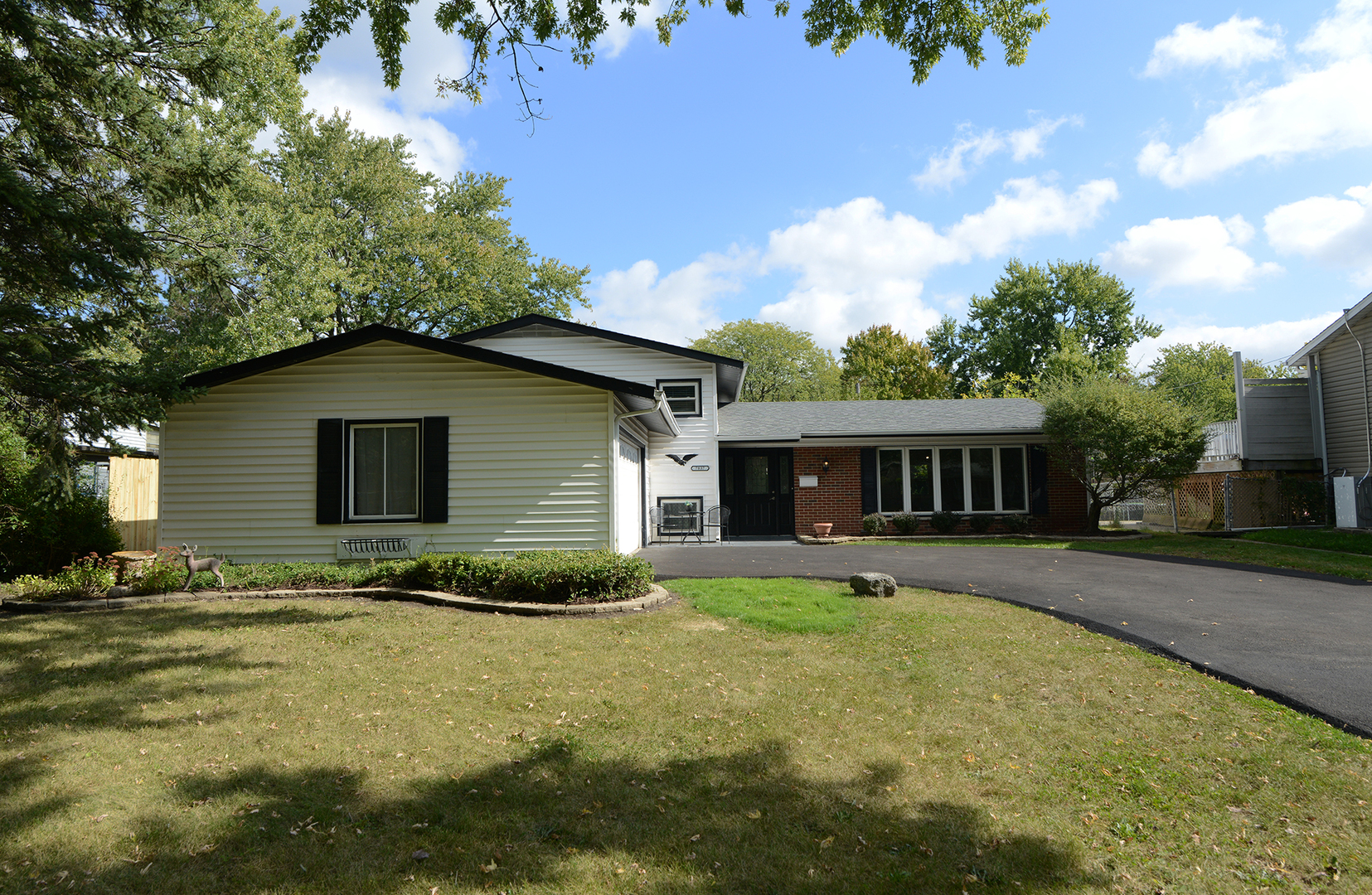7837 Huntington Circle, Hanover Park, IL 60133