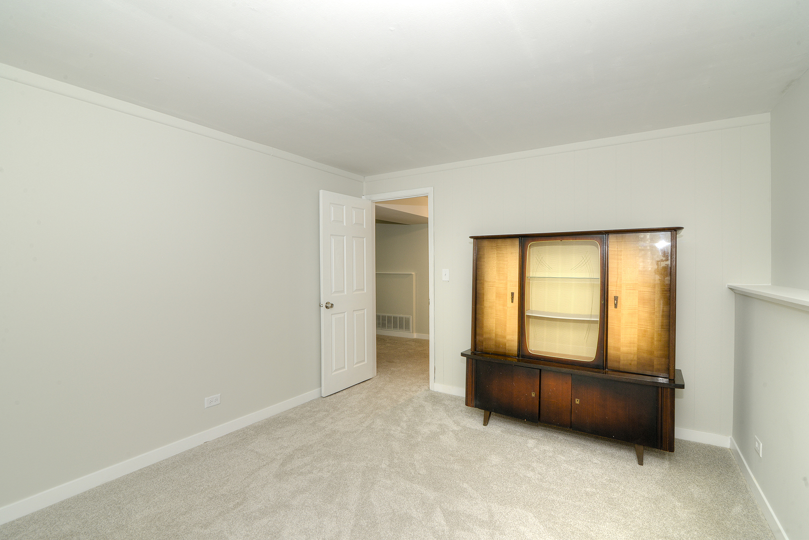 7837 Huntington Circle, Hanover Park, IL 60133